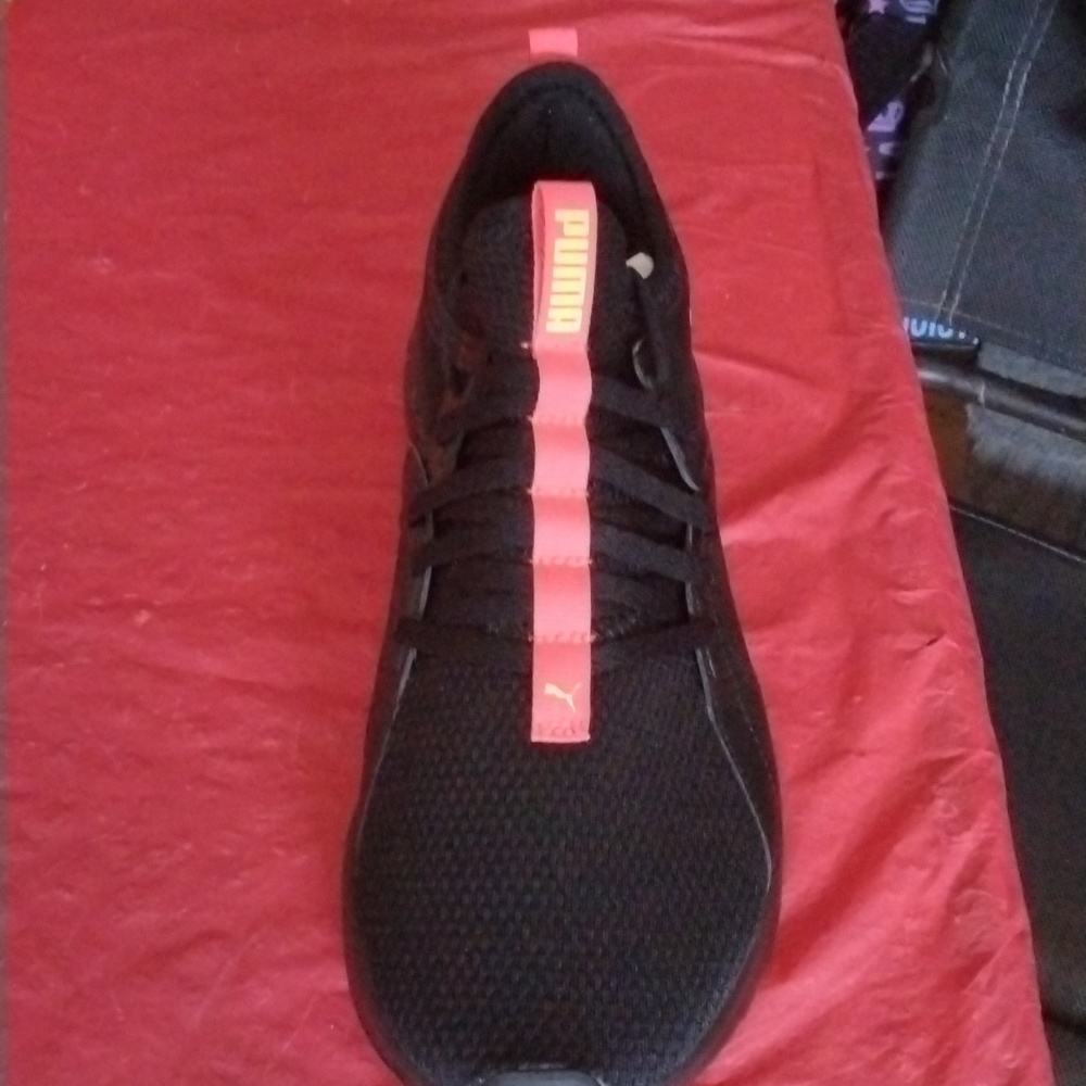Sneakers - Picture 5 of 8